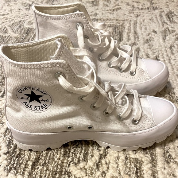 NEW Converse Women's Chuck Taylor All Star Lugged Hi Sneakers - Picture 2 of 7